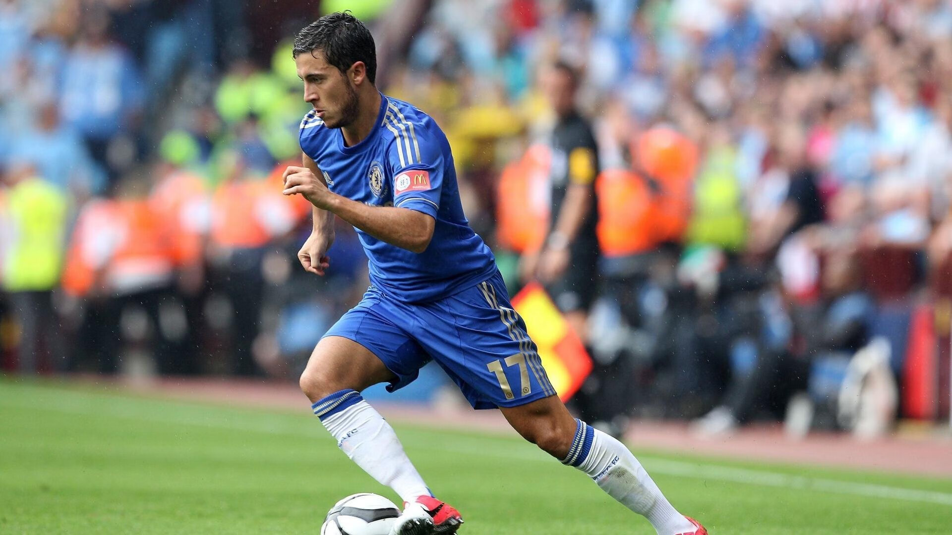 开云体育-尼斯深夜燃烽火，法比尼奥一球定乾坤—欧战唯一对决的史诗时刻